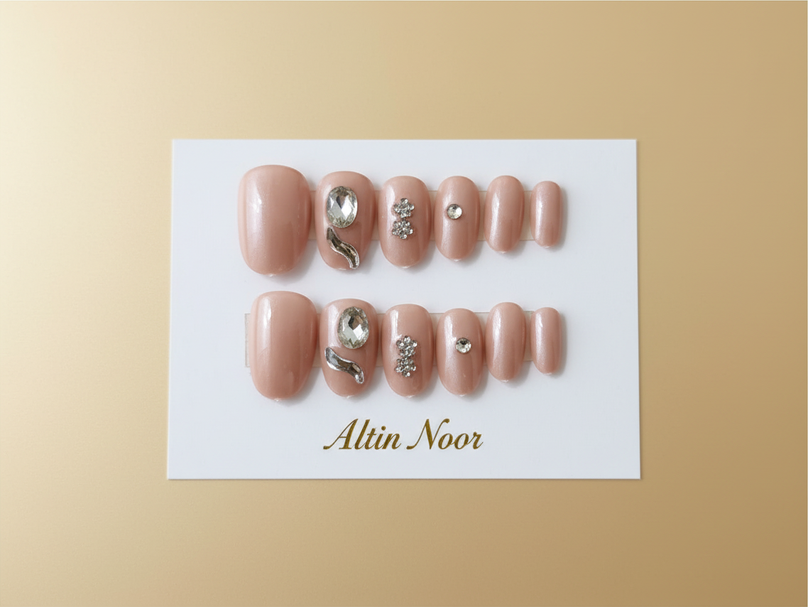 Altin Noor Press-On Nails - Nude Silver Accent (Style 2)