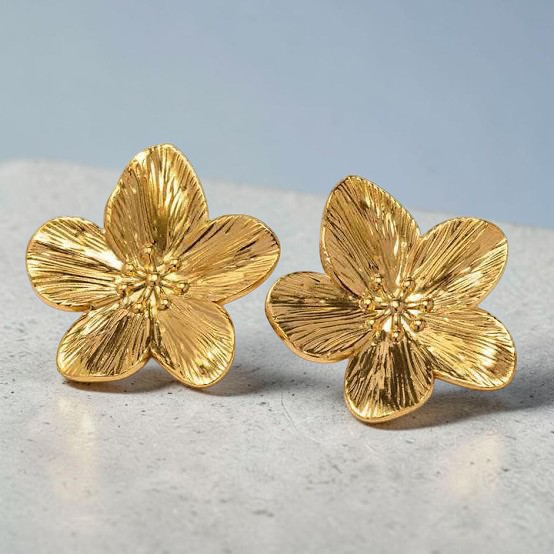 Textured Gold Flower Stud Earrings